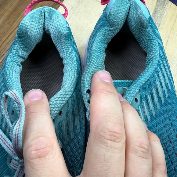 Hoka One One Teal and Pink Clifton 5 (Women’s 9.5) - Picture 7 of 8